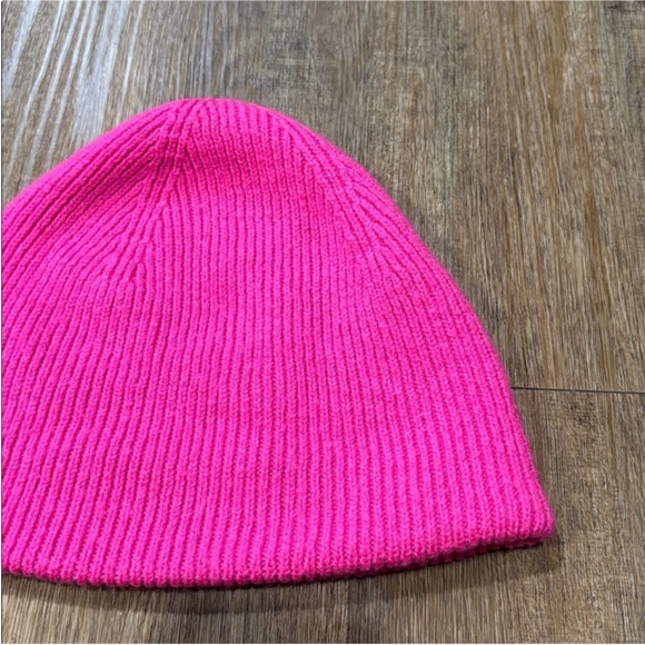 Vineyard Vines Hat Vineyard Vines Winter Hat Pink - Picture 3 of 8